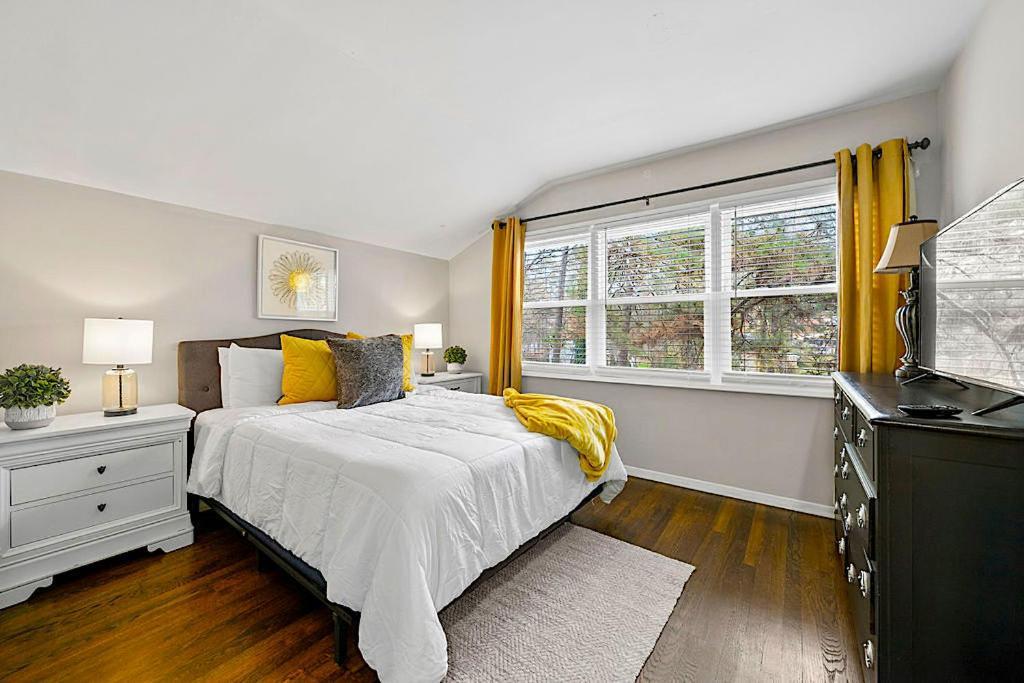 Goodkarma Rentals Refreshed Smyrna Home Near Battery Atl Half Mile To Interstate Atlanta Exterior foto